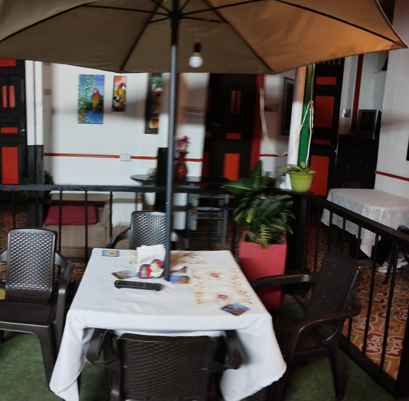 Hotel Colonial Armenia Ro Exterior photo